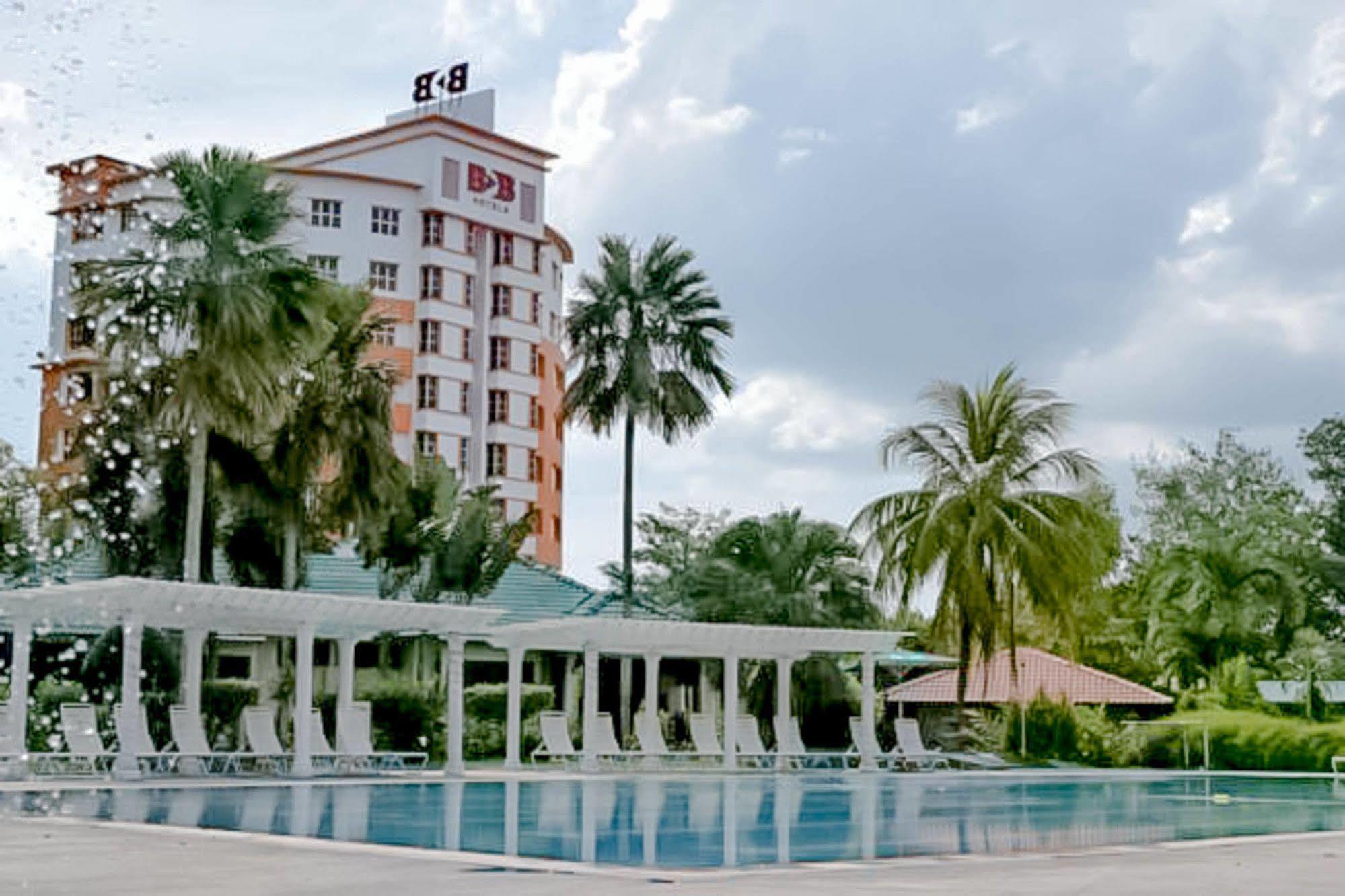 Bdb Darulaman Golf Resort Alor Setar Exterior foto