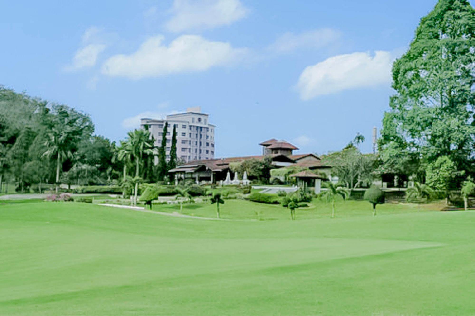 Bdb Darulaman Golf Resort Alor Setar Exterior foto